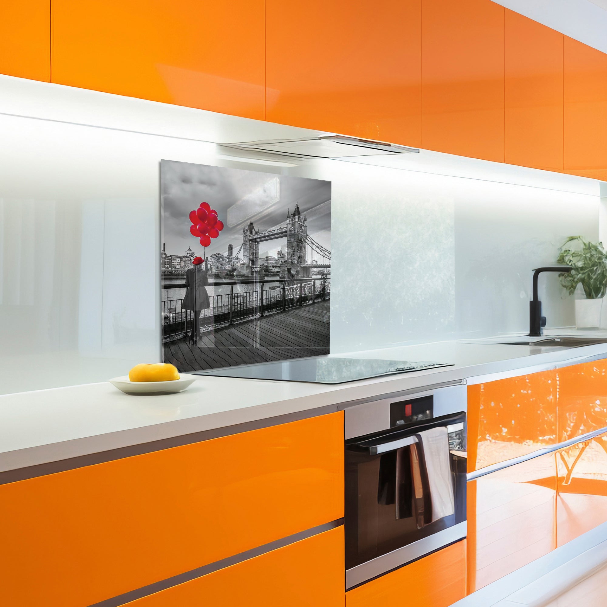 London Tower Bridge Glass Backsplash – Red Balloons Urban Kitchen Panel