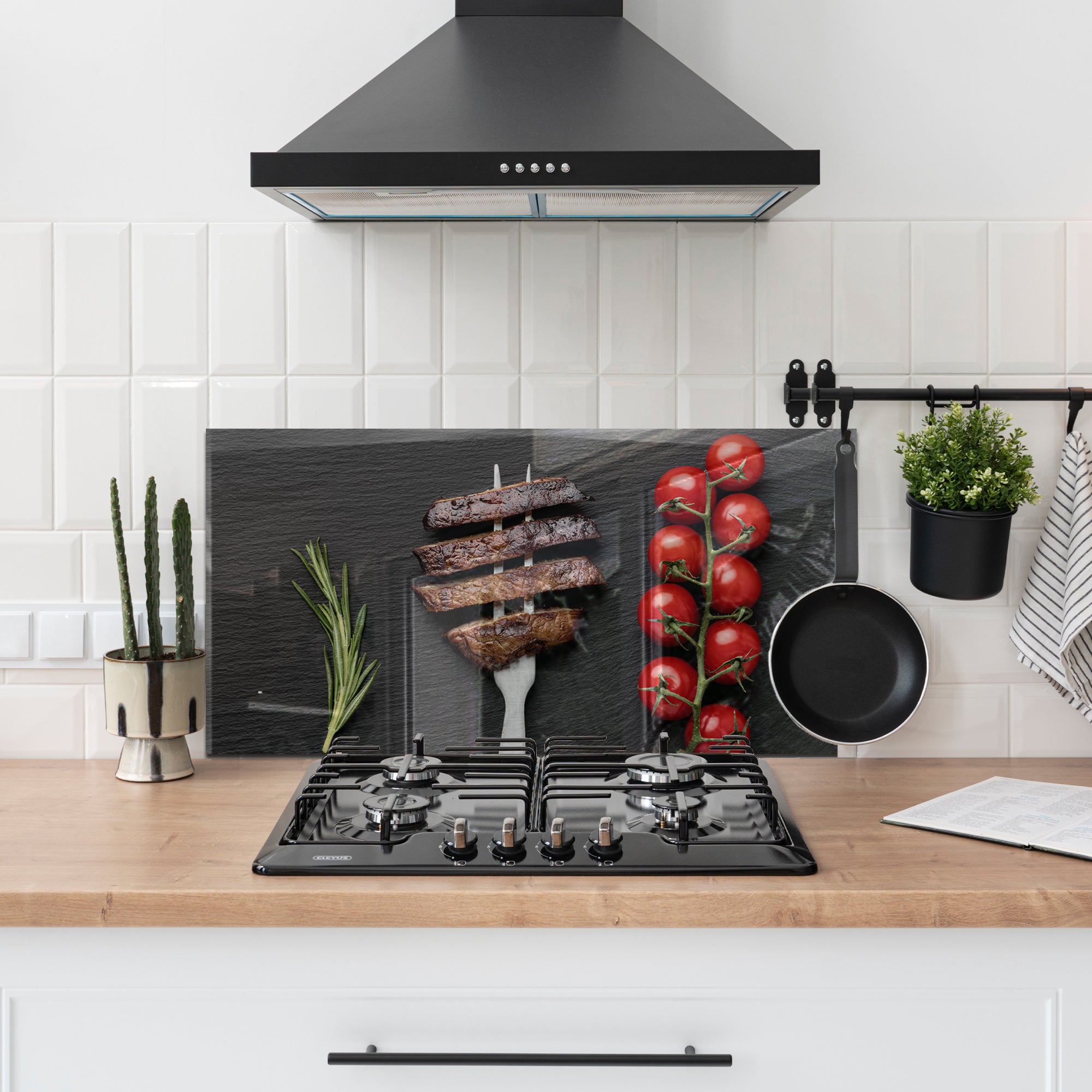 Steak & Tomatoes – Tempered Glass Kitchen Backsplash