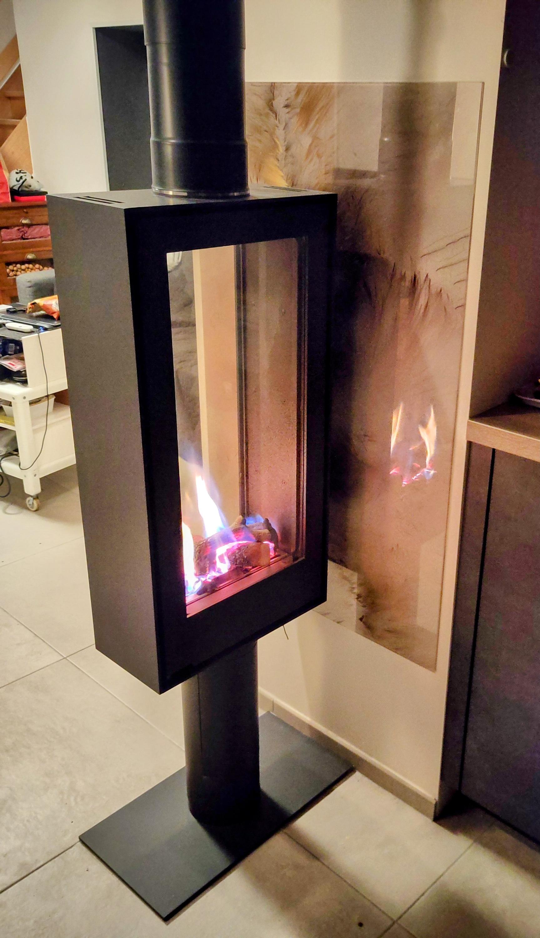 Abstract Grey & Gold Tempered Glass Backsplash – Modern Kitchen Wall Panel